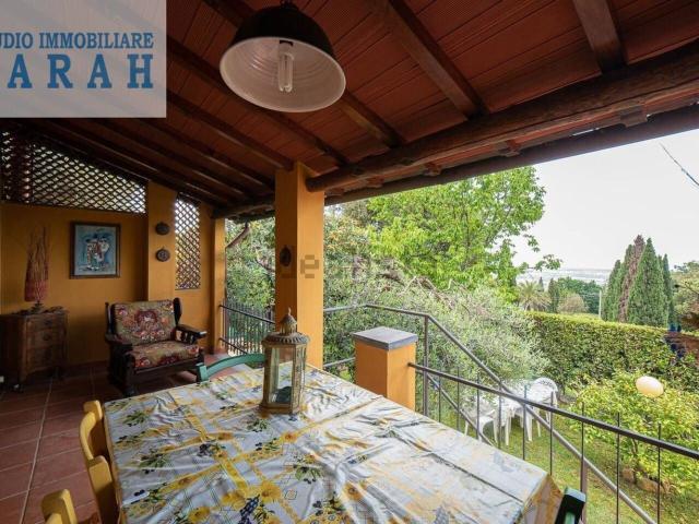 Villetta indipendente in vendita di 270 m² in Via di Casesi, 100
