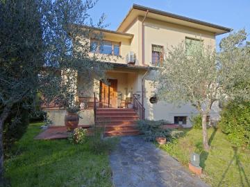 Villetta indipendente in vendita di 270 m² in Via di Norcenni