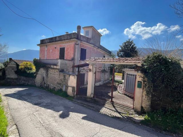 Villetta indipendente in vendita di 270 m² in Via due Cone