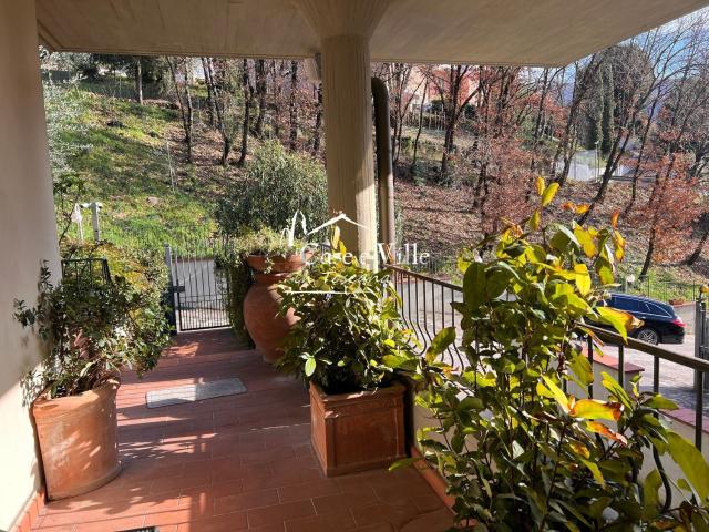 Villetta indipendente in vendita di 270 m² in Via Eletto Palandri, 21