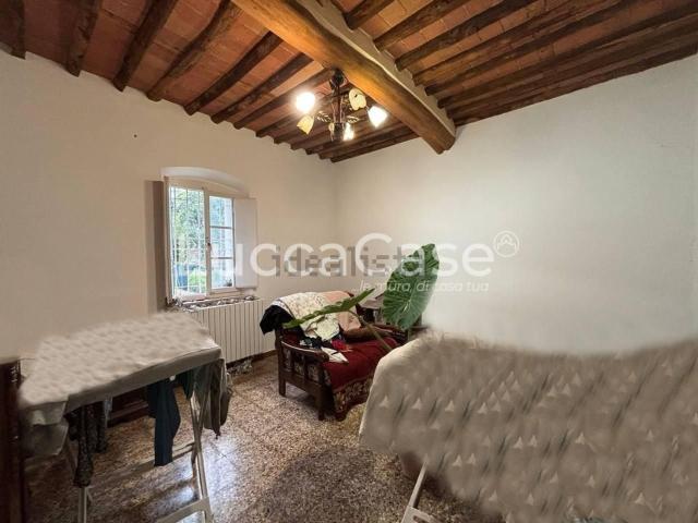 Villetta indipendente in vendita di 270 m² in Via Fossanuova
