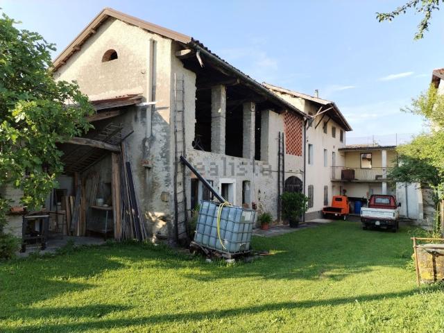 Villetta indipendente in vendita di 270 m² in Via Farra