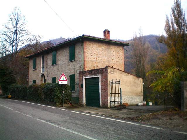 Villetta indipendente in vendita di 270 m² in Via Idice