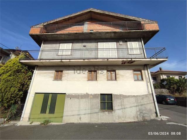 Villetta indipendente in vendita di 330 m² in Via Monte Grappa, 92