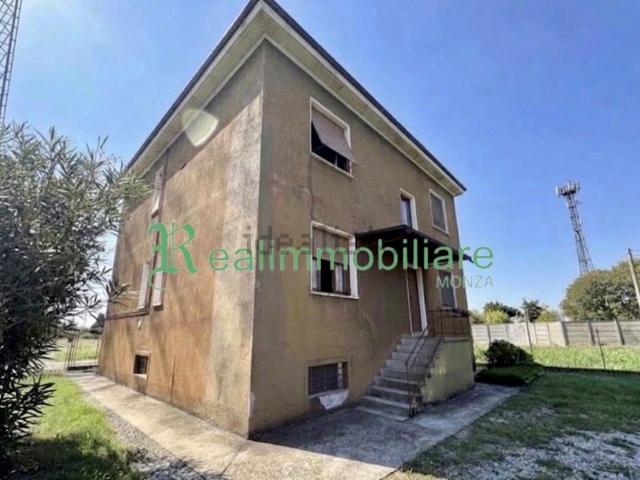 Villetta indipendente in vendita di 270 m² in Via Marelli