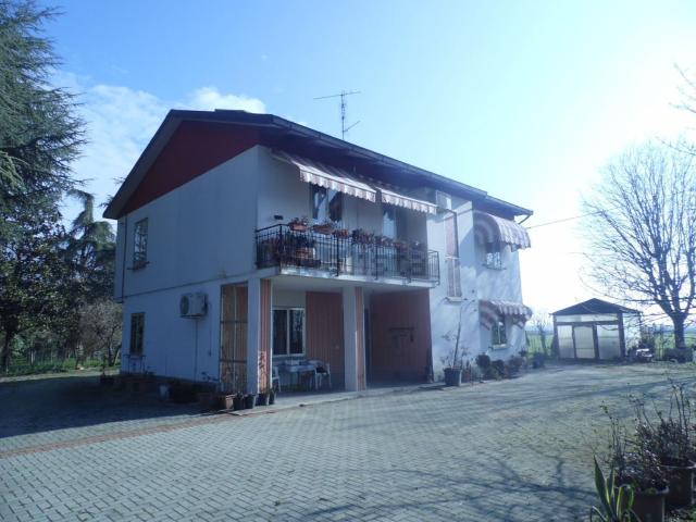 Villetta indipendente in vendita di 270 m² in Via San Vitale