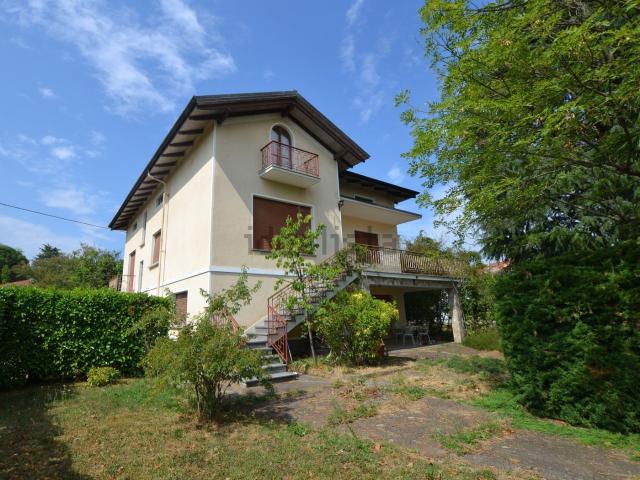Villetta indipendente in vendita di 270 m² in Via Statale, 142