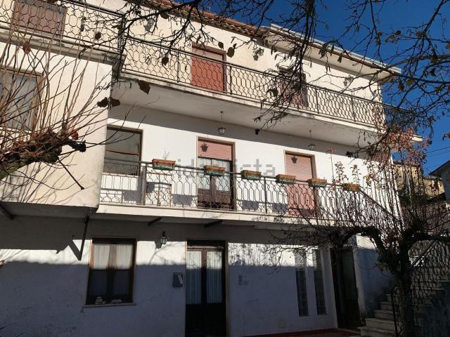 Villetta indipendente in vendita di 270 m² in Via Pagnanelli