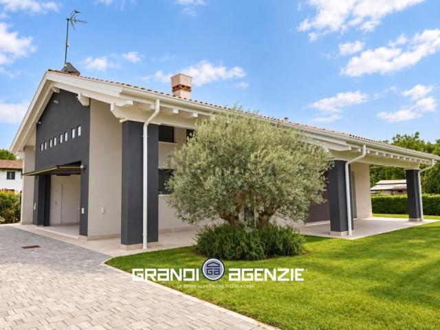 Villetta indipendente in vendita di 270 m² in Via Principe