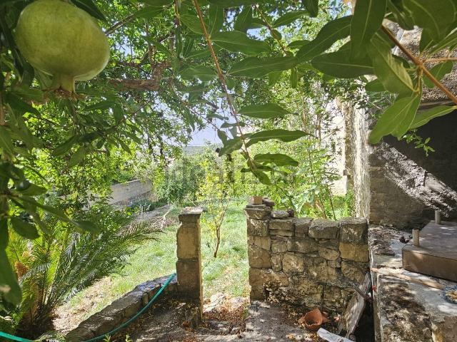 Villetta indipendente in vendita di 270 m² in Via Trento