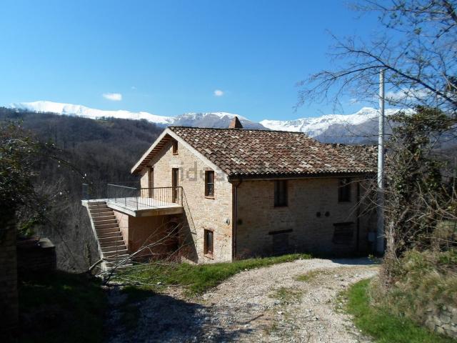Villetta indipendente in vendita di 270 m² in Contrada Calvarese