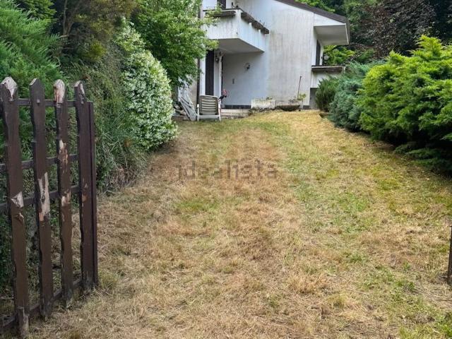 Villetta indipendente in vendita di 270 m² in Località Gazzi
