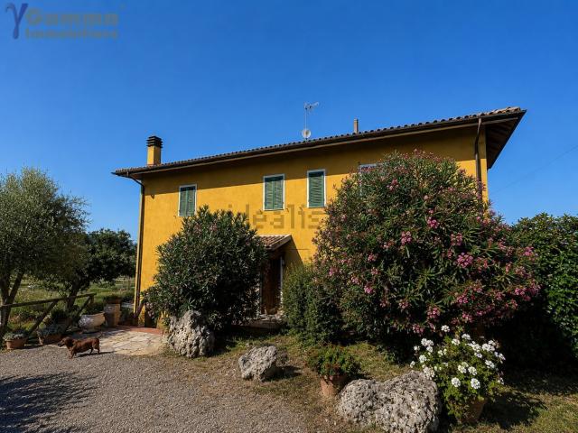 Villetta indipendente in vendita di 270 m² in Strada Consortile Pereta Tombara