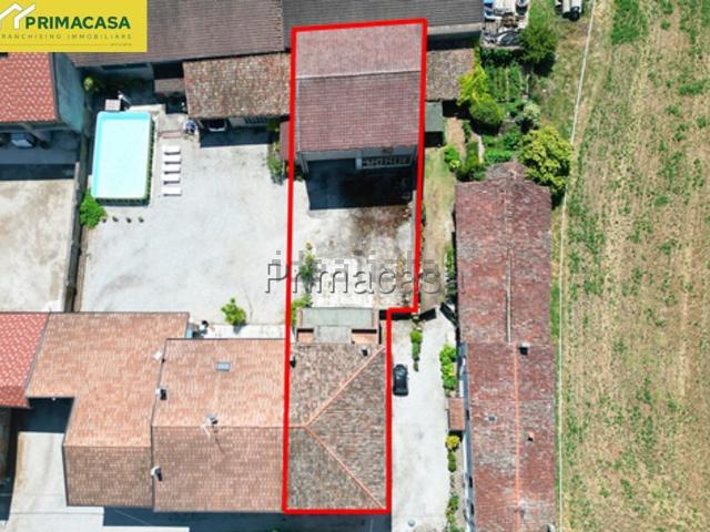 Villetta indipendente in vendita di 270 m² in Strada per Sorbara