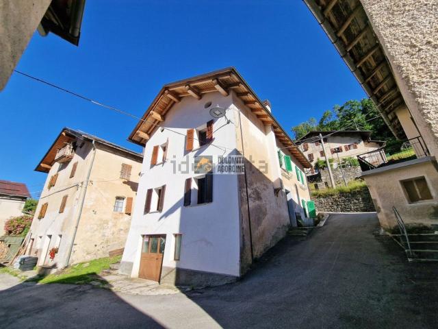 Villetta indipendente in vendita di 271 m² in Via dei Cuch
