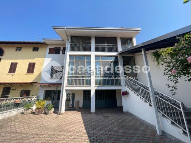 Villetta indipendente in vendita di 271 m² in Via Torino, 138