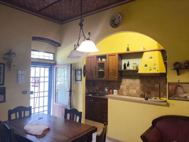 Villetta indipendente in vendita di 271 m² in Piazza Giuseppe Giusti, 55