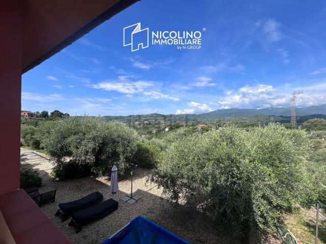 Villetta indipendente in vendita di 271 m² in Strada Ciosa, 55