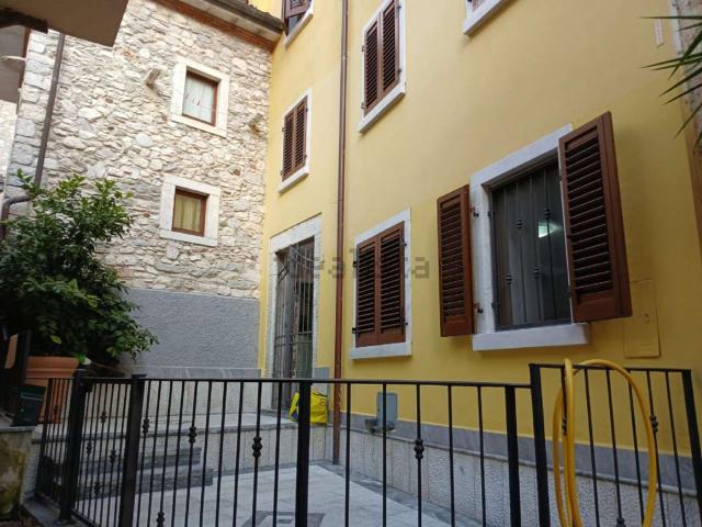 Villetta indipendente in vendita di 272 m² in Via Bienaimè