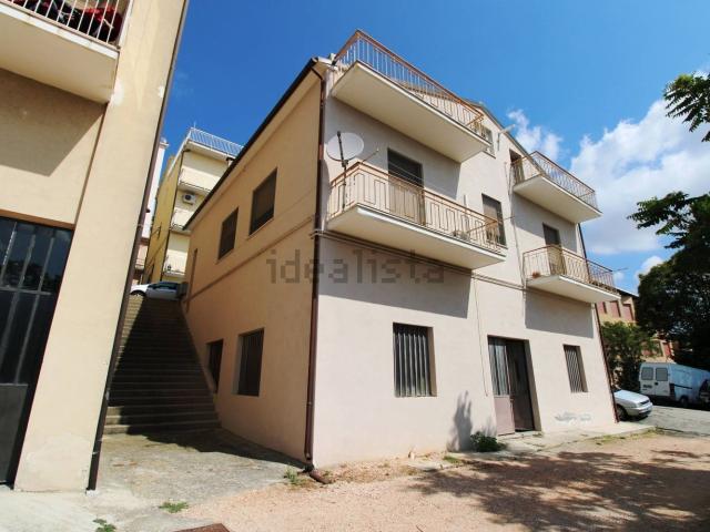 Villetta indipendente in vendita di 272 m² in Via Martiri d&apos Ungheria