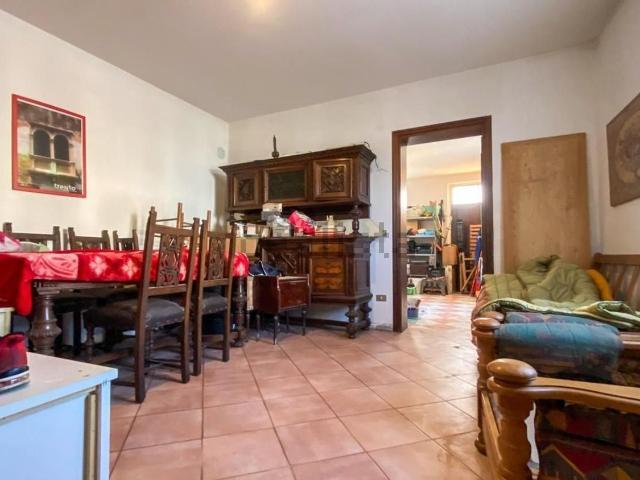 Villetta indipendente in vendita di 272 m² in Via Naviglio