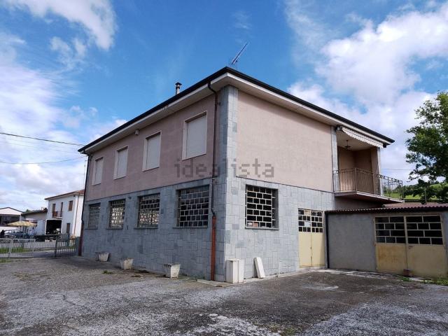 Villetta indipendente in vendita di 272 m² in Via Torino, 64