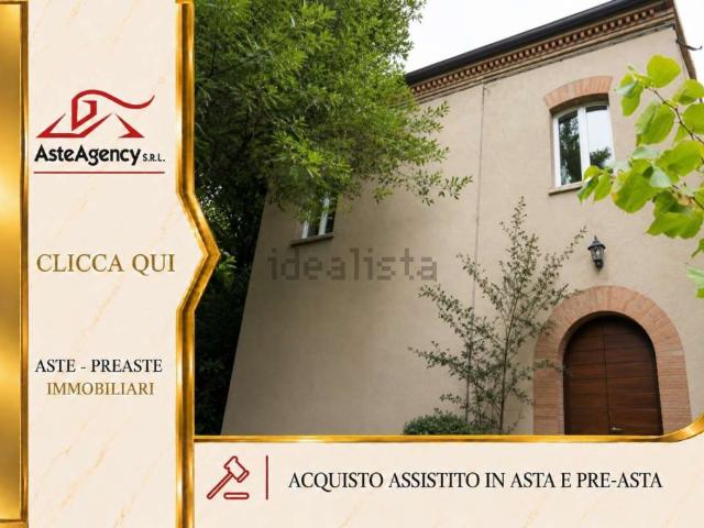 Villetta indipendente in vendita di 272 m² in Via Villa Bassa, 31
