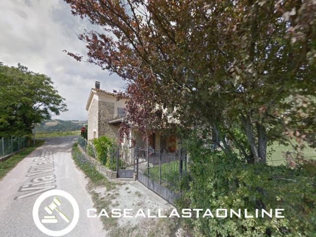 Villetta indipendente in vendita di 272 m² in Via Villa Bassa
