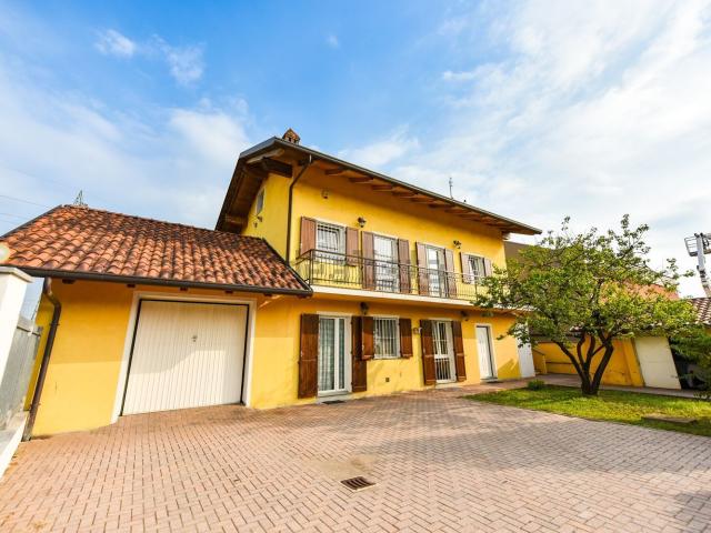 Villetta indipendente in vendita di 273 m² in Via Casagrande, 18