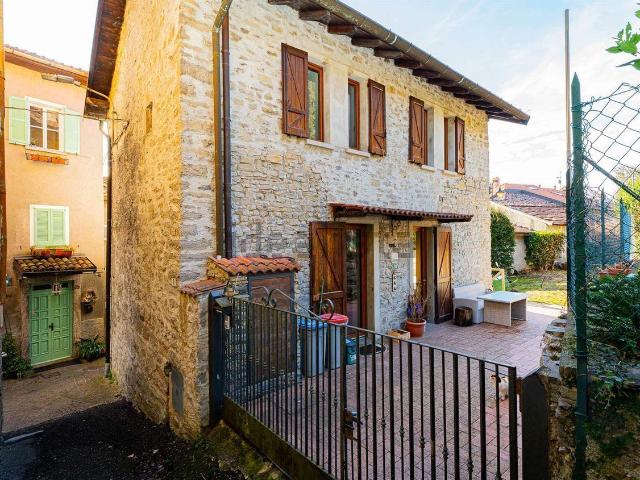 Villetta indipendente in vendita di 305 m² in Via per Albiga, 7