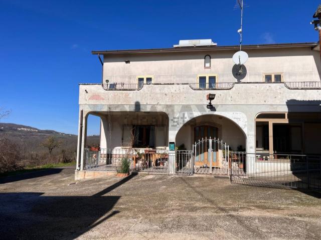 Villetta indipendente in vendita di 273 m² in Piazza Umberto I, 16