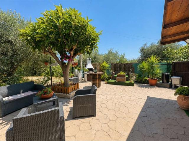 Villetta indipendente in vendita di 273 m² in Strada Vicinale Mittiguerra, 56