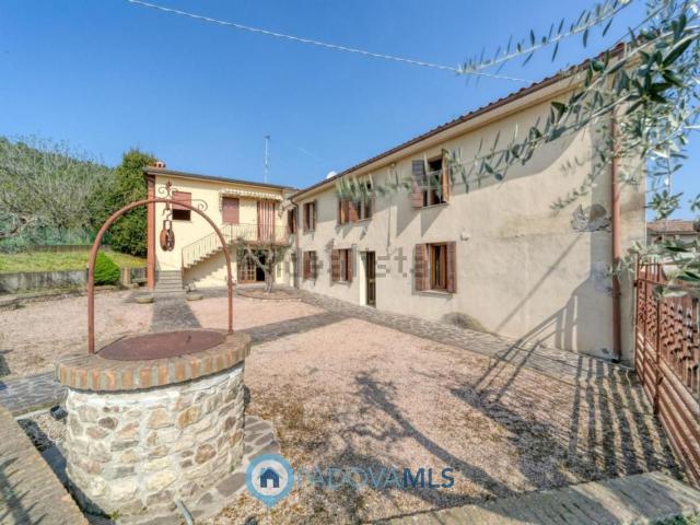 Villetta indipendente in vendita di 274 m² in Via Sottomonte