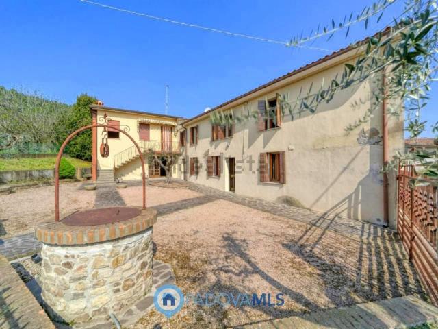 Villetta indipendente in vendita di 274 m² in Via Sottomonte