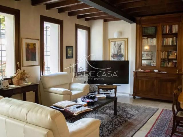 Villetta indipendente in vendita di 275 m²