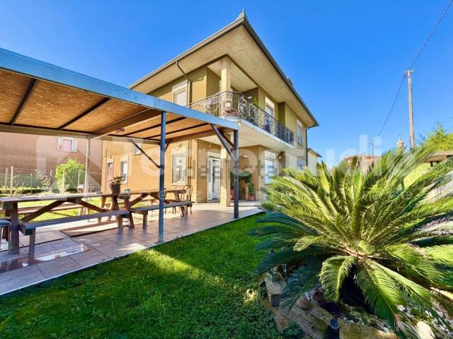 Villetta indipendente in vendita di 275 m²