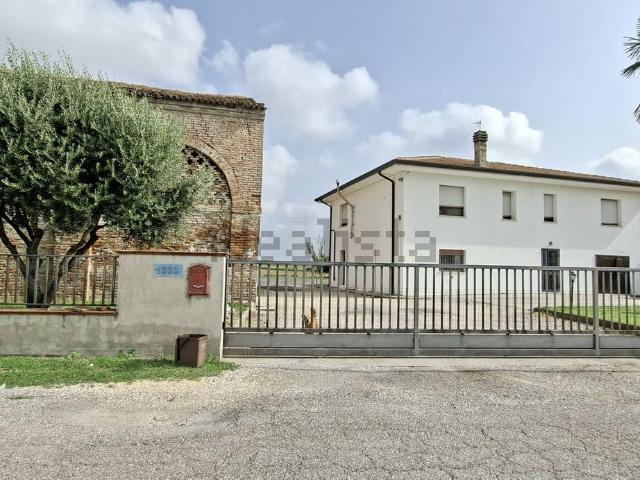 Villetta indipendente in vendita di 275 m² in Via Armando Diaz, 1333
