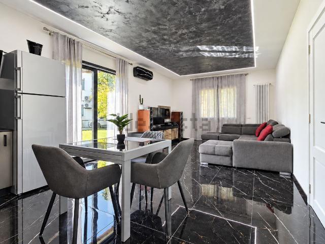Villetta indipendente in vendita di 275 m² in Via Gazzo