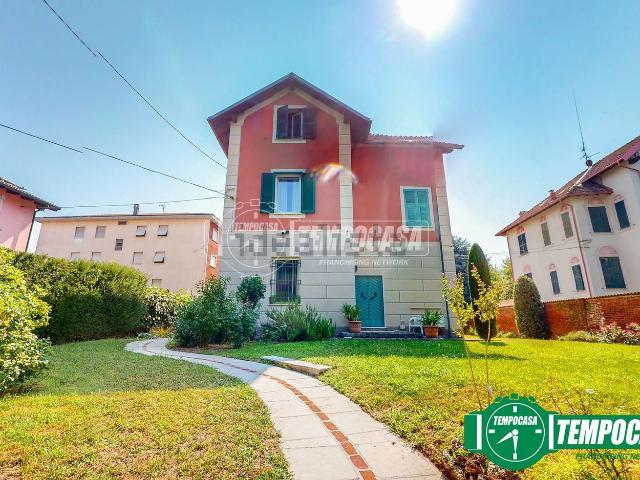 Villetta indipendente in vendita di 275 m² in Via Dante, 6