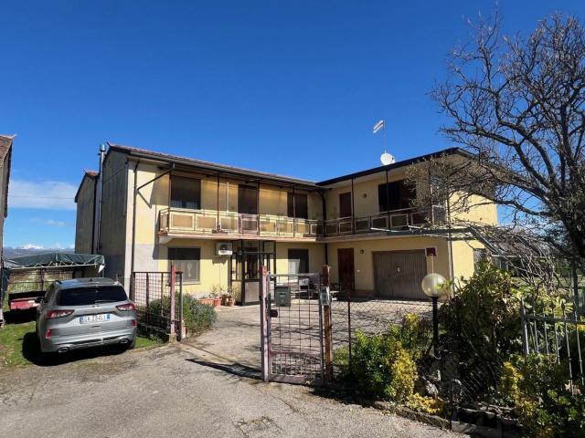 Villetta indipendente in vendita di 275 m² in Via Fontane, 13