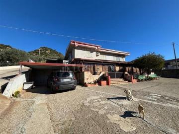 Villetta indipendente in vendita di 275 m² in Via Fausto Gullo