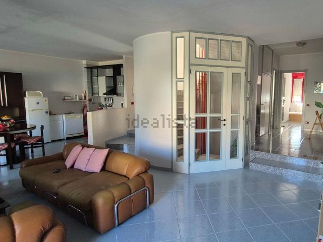 Villetta indipendente in vendita di 275 m² in Via Frentana