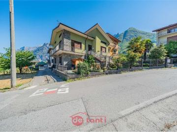 Villetta indipendente in vendita di 275 m² in Via Mario Copes, 9