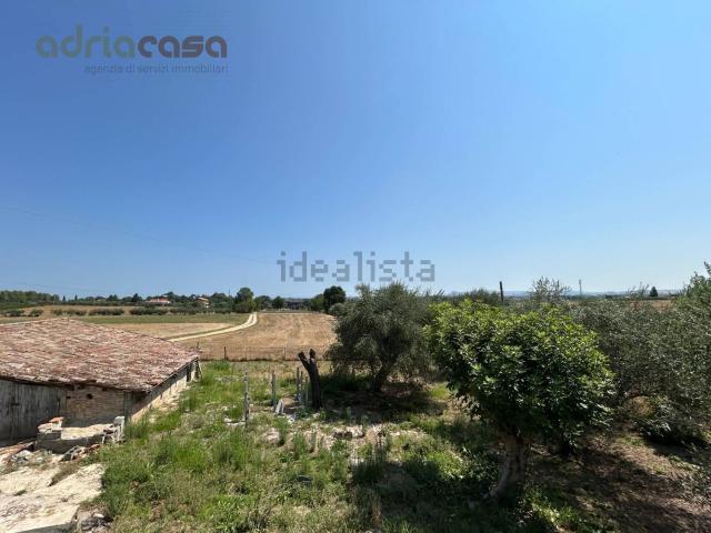 Villetta indipendente in vendita di 275 m² in Via Saffi