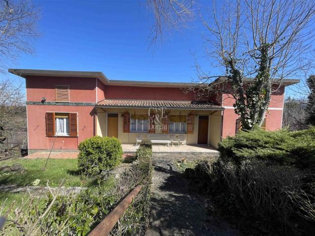 Villetta indipendente in vendita di 275 m² in Via Sant&apos Alberto, 37