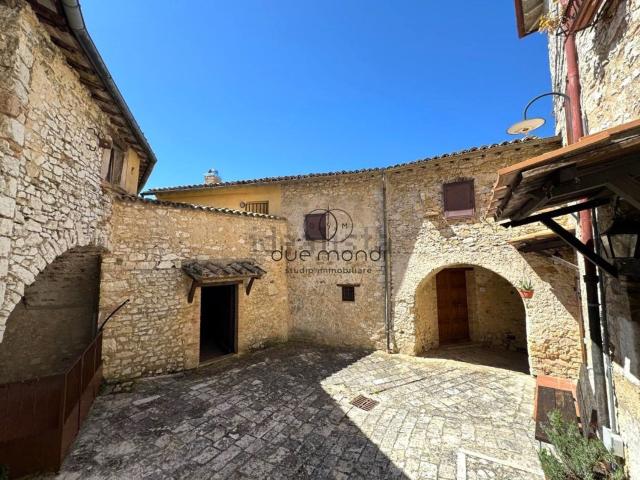 Villetta indipendente in vendita di 275 m² in Località Agliano