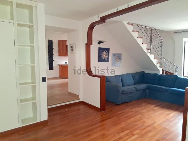 Villetta indipendente in vendita di 275 m² in Piazza Fontana, 3