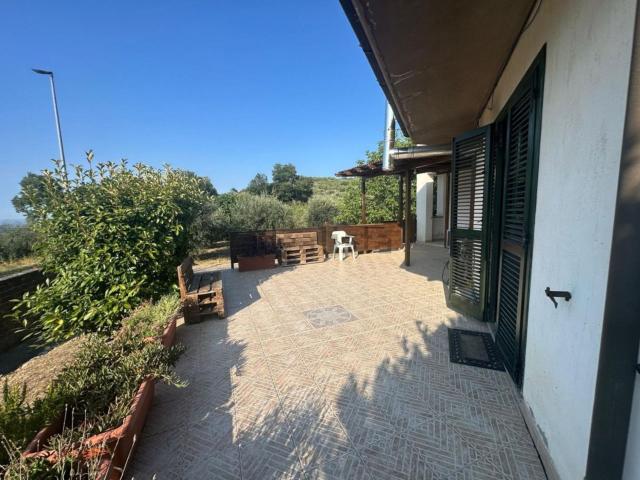 Villetta indipendente in vendita di 276 m² in Via Cugnoli, 10