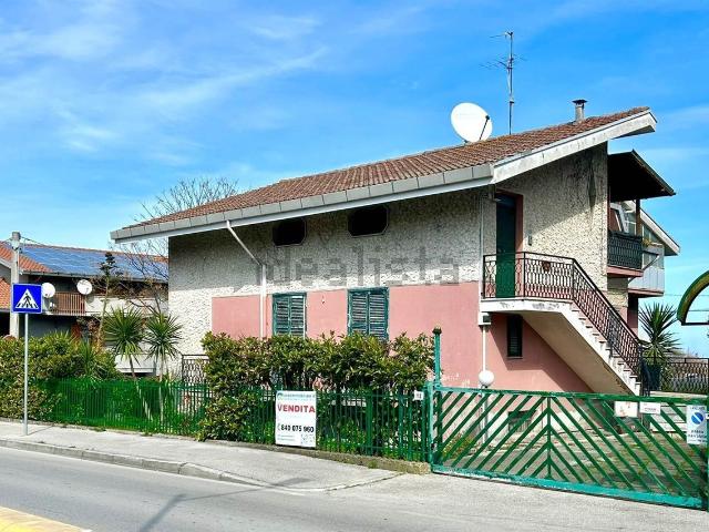 Villetta indipendente in vendita di 276 m² in Via del Mare, 110