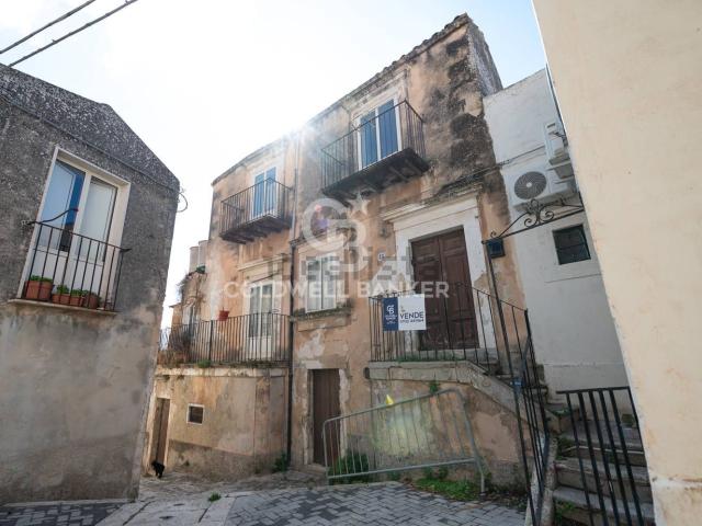 Villetta indipendente in vendita di 276 m² in Via Nativo